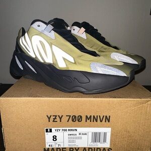 Used Adidas Yeezy 350
Color: Green/grey/black
Size:8